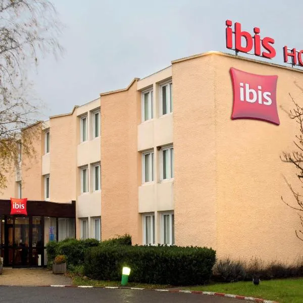 ibis Rambouillet โรงแรมในร็องบุยเย