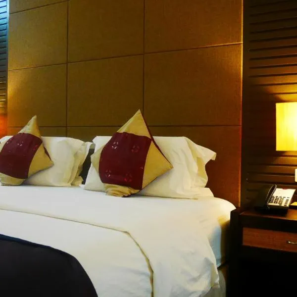 Circle Inn Hotel and Suites Bacolod, готель у місті Murcia