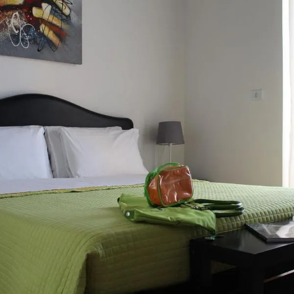 Hotel La Ruota Dei Pavoni – hotel w mieście Osimo
