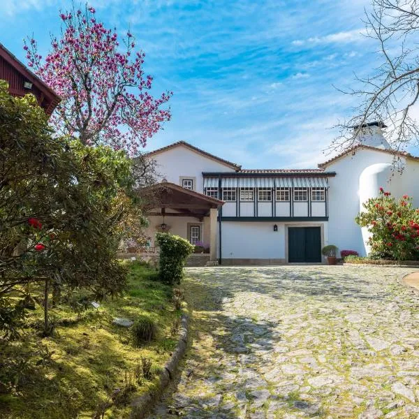 Quinta de Mourães Casa dos Rododendros، فندق في Sandim