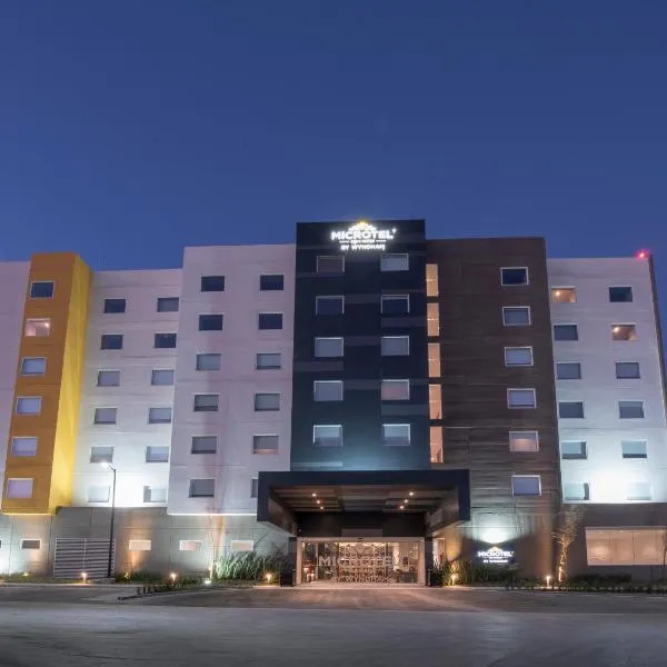 Microtel Inn & Suites by Wyndham Irapuato, hotel v destinaci Irapuato