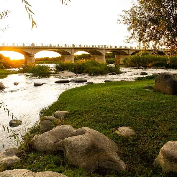 Ikaia River Lodge, hotel in Kanoneiland