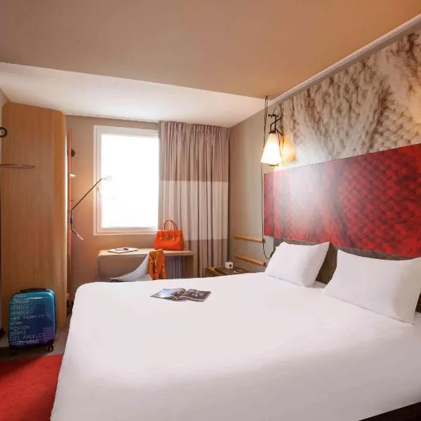 ibis Paris Porte de Clichy Centre, khách sạn ở Clichy