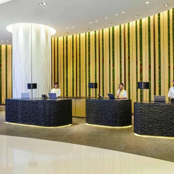 نوفوتيل سينتشري هونغ كونغ، فندق في هونغ كونغ