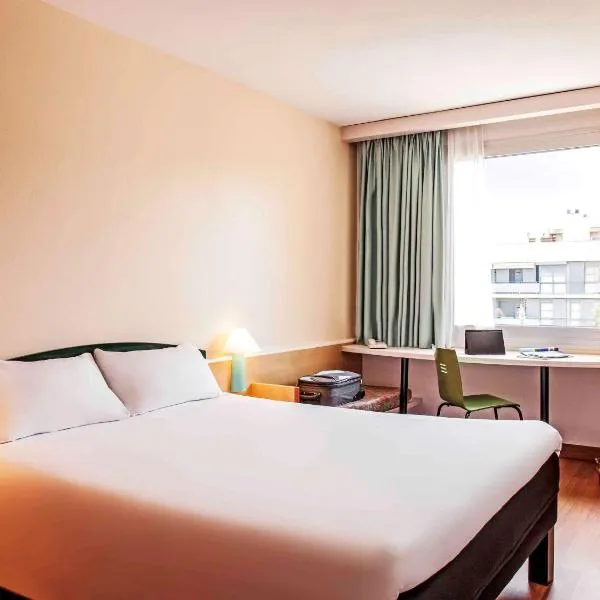 Ibis Barcelona Molins de Rei, khách sạn ở Molins de Rei
