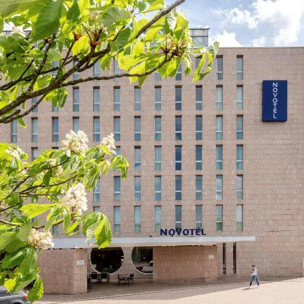 ノボテル フライブルク アム コンツェルトハウス（Novotel Freiburg am Konzerthaus）、フライブルク・イム・ブライスガウのホテル
