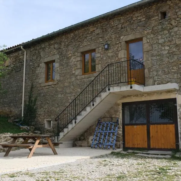 le Corral chambre d'hôte, hotel v destinaci Cheminas