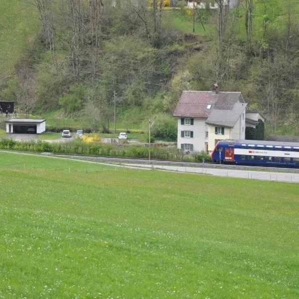 Ferienwohnungen Alter Raaben: Linthal şehrinde bir otel