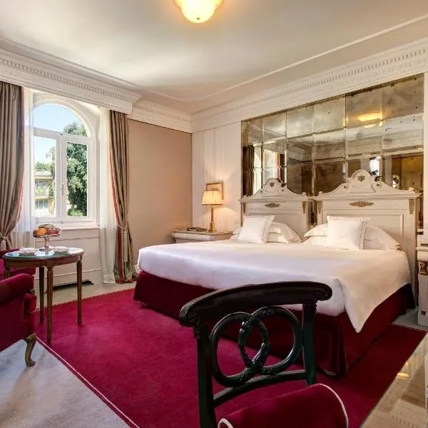 Hotel Regency - Small Luxury Hotels of the World، فندق في Pratolino