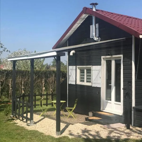 Petit Chalet Chez Marcelline, hotel in Amécourt