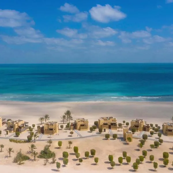 アナンタラ シル バニ ヤス アイランド アル ヤム ヴィラ リゾート（Anantara Sir Bani Yas Island Al Yamm Villa Resort）、ジェベル・ダーナのホテル