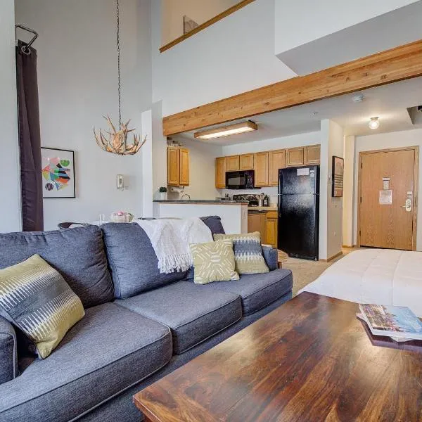 Viesnīca Ski-in Condo - Hot Tub - Pool - Gym - Breckenridge pilsētā Brekenridža