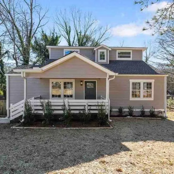 Modern Home:3 Bedroom;2.5 Bath Near M-Benz Stadium, hotel di Atlanta