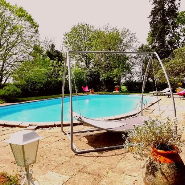 Domaine de la Célarié, hotel in Mouzieys-Teulet
