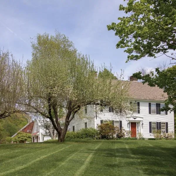 The Quechee Inn at Marshland Farm, hotel in White River Junction