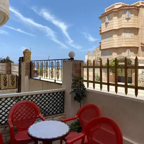 Seaside Two-Bedroom Chalet Sidi Krir, hotel in Sidi Kirayr