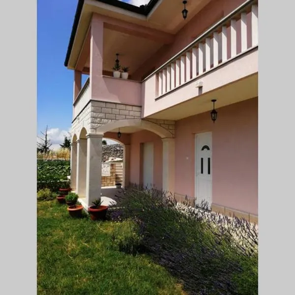 Sun garden apartment, hotel in Trebinje