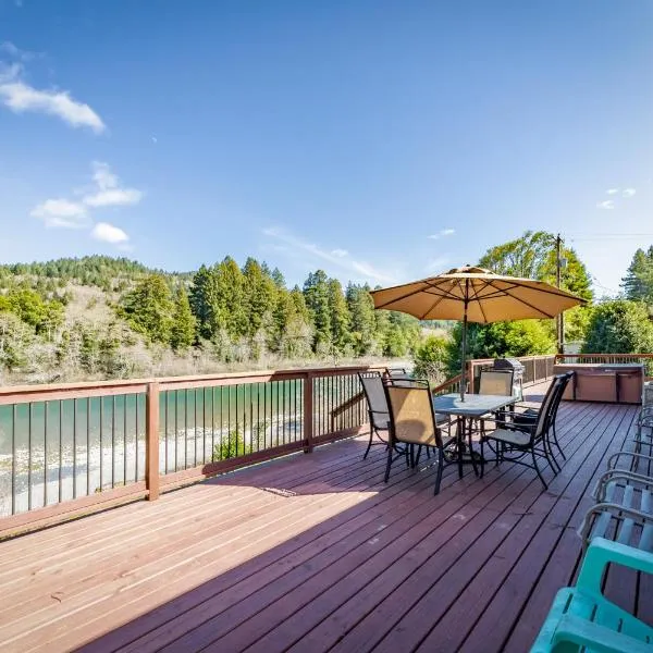 Redwood Coast River House, hotel v destinaci Smith River