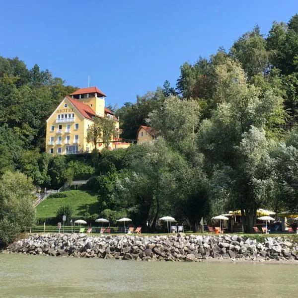 Hotel-Restaurant Faustschlössl, hotel v destinaci Feldkirchen an der Donau