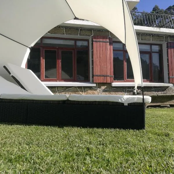 Casa a pié de playa de Cariño Doniños, khách sạn ở Ferrol