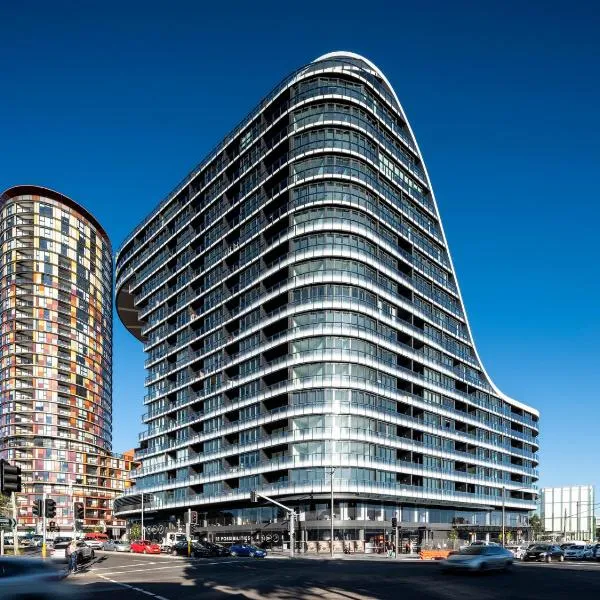 One Global Resorts Green Square to Sydney Airport (SYD) premium and luxurious chauffeur service