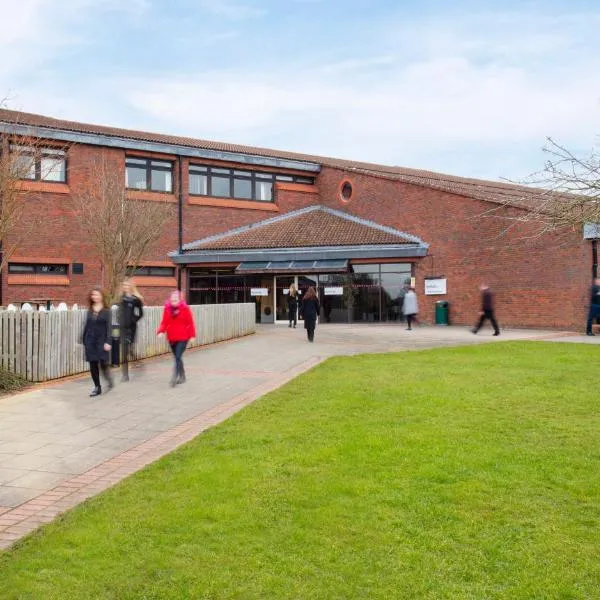 Yarnfield Park Training And Conference Centre, hotel in Eccleshall