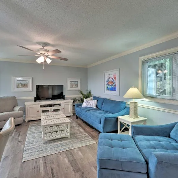 Bright Emerald Isle Condo with Private Beach Access!, hotel in Emerald Isle