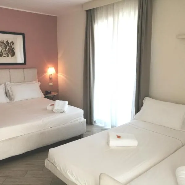 Hotel San Pietro Palace: Finale Ligure şehrinde bir otel