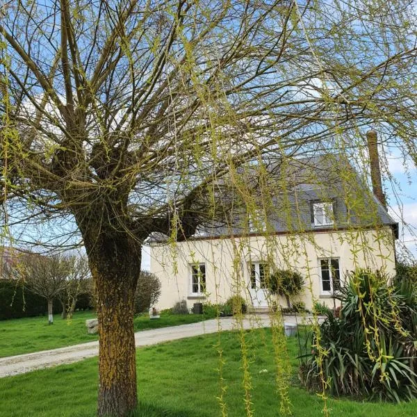 au Petit Paradis, hotel v destinaci Sainte-Gauburge-Sainte-Colombe