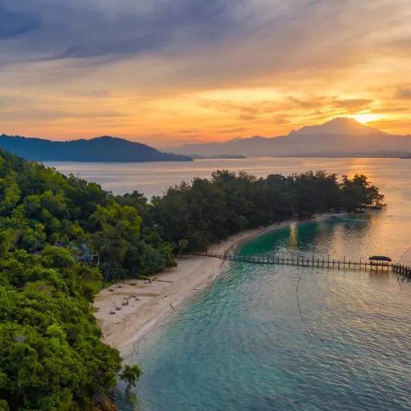Sutera Sanctuary Lodges At Manukan Island, hotel v destinaci Kota Kinabalu