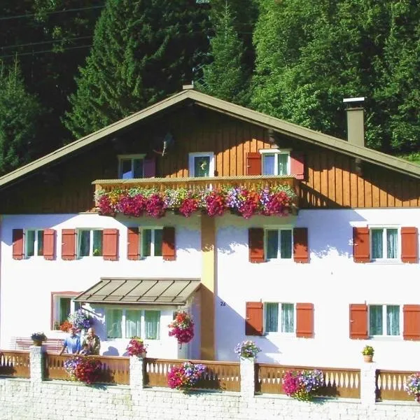 Haus Jochum โรงแรมในLangen am Arlberg