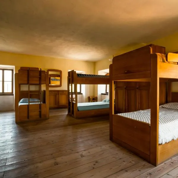 Ostello Podesteria di Gombola - arte e territorio, hotel v destinaci Polinago