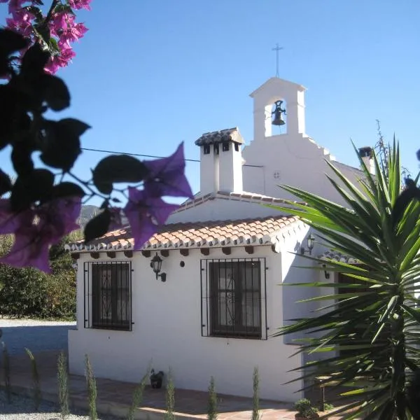 Escuela La Crujía, hotel in Vélez-Málaga