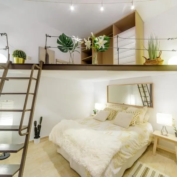 Stylish Loft at Madrid's Heart, Chueca, hotel en Madrid