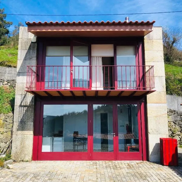 Casa de Labrujó - Circuito Aldeias de Portugal, hótel í Agualonga