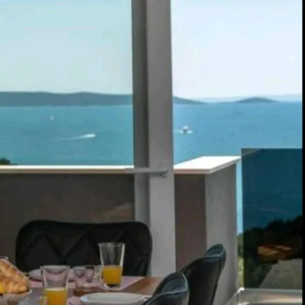 Villa Helena, hotel v Trogiru