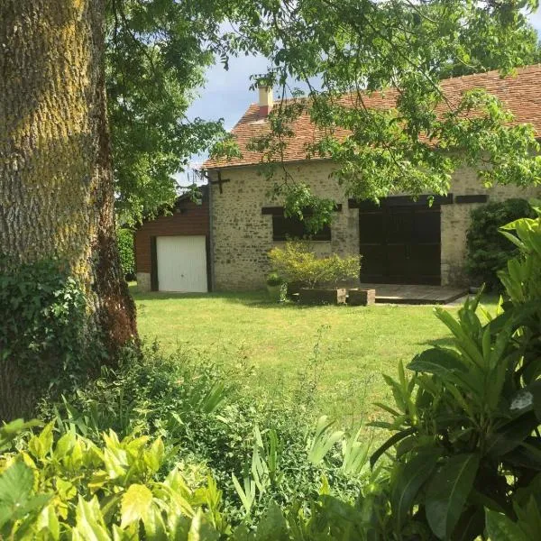 Gîte de la Grange, hotel in Ruillé-en-Champagne