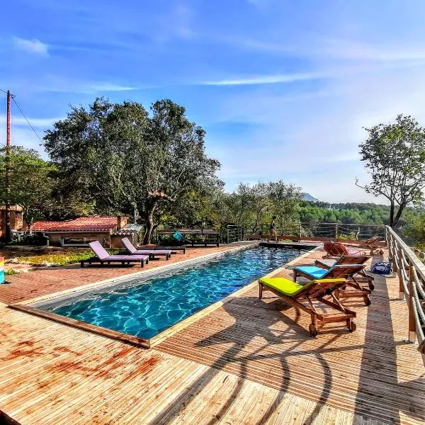 Arche de Noé atypique, bohème , nature, piscine chauffée de Pâques à Toussaint , spa , sauna , loisirs, hotel v destinaci Le Beausset
