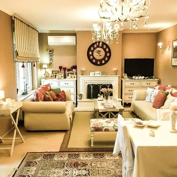 Luxury Family Villa Meteora, hotel in Kakoplévrion