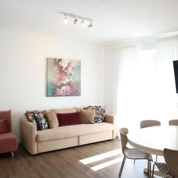 APSTAY Bungalow I FREE Parking I Self Check-in, hotel ve uŠtýrském Hradci
