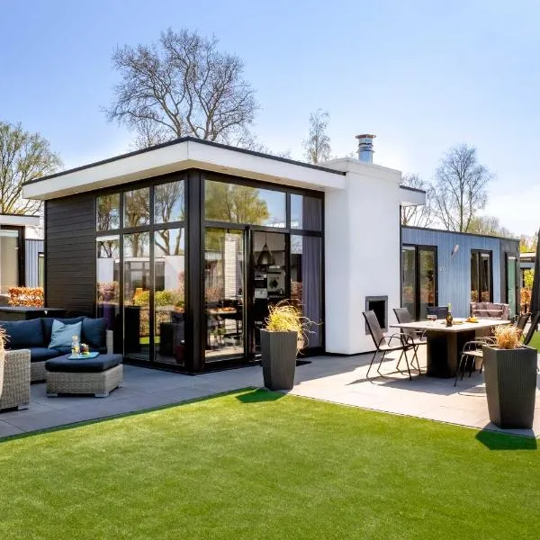 Cube of Luxury direkt am Strand EuroParcs Bad Hoophuizen, Hotel in Hulshorst
