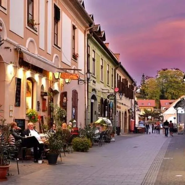 Afrodité Apartmanok, hotel di Eger