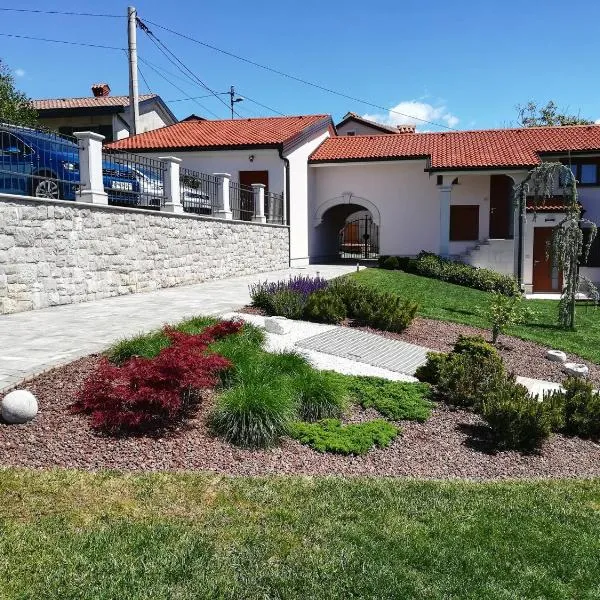 Prenočišča Iris, hotel v destinaci Sežana