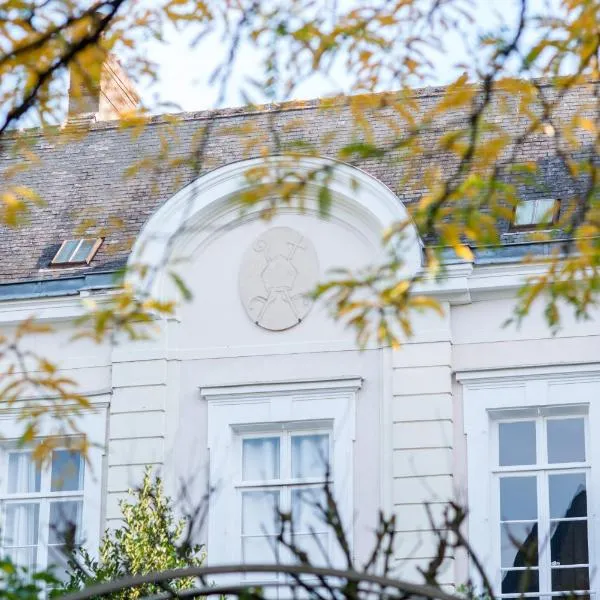 Maison Ailleurs, hótel í Chartres