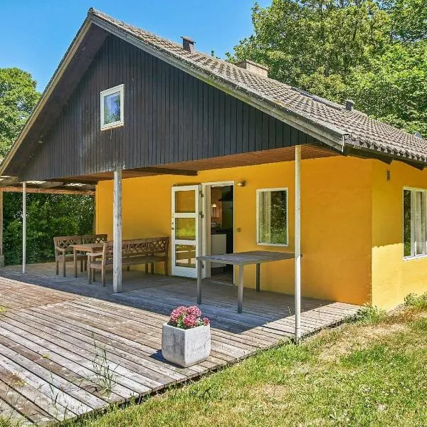 6 person holiday home in Aakirkeby-By Traum, hotel v destinaci Åkirkeby
