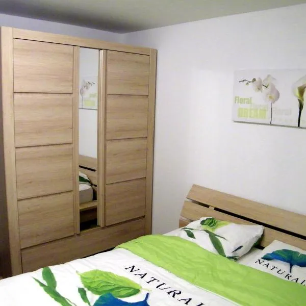 Grand appartement dans villa avec parking quartier résidentiel, hotel v destinácii Joigny