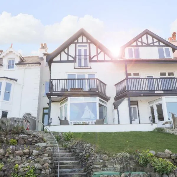 Flat 3, Peacehaven, hotel in Whitby