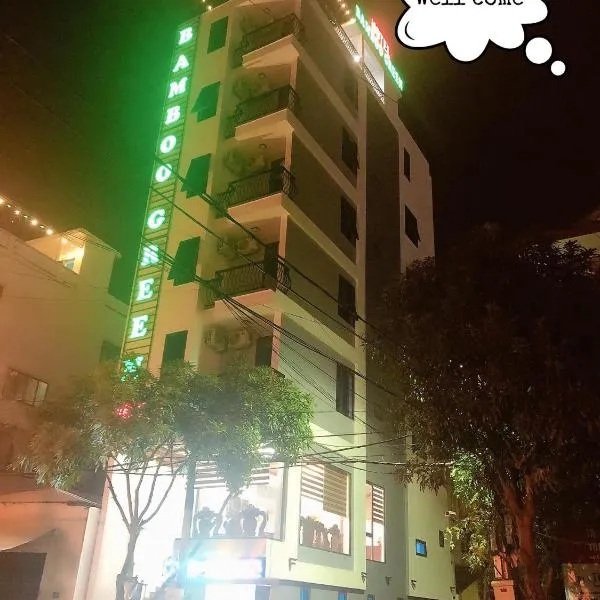 Bamboo Green Hotel, hotel em Dong Hoi