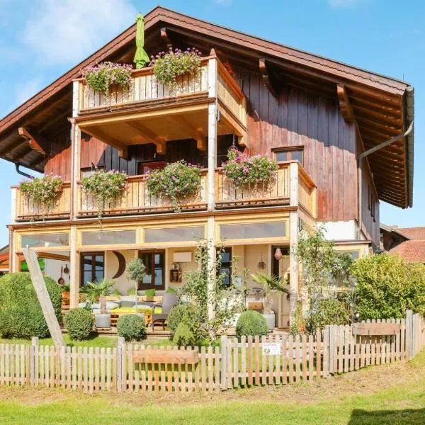 Ferienwohnung Parzinger 2, hotel v destinaci Chieming