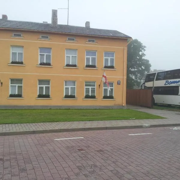 Viesu Nams Dzirkaļi, hotel Ventspilsben